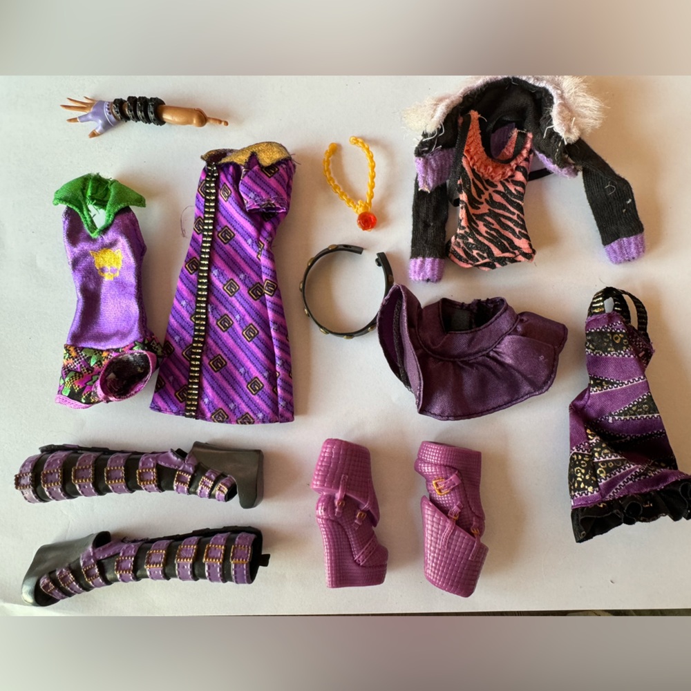 MH Clawdeen lot
